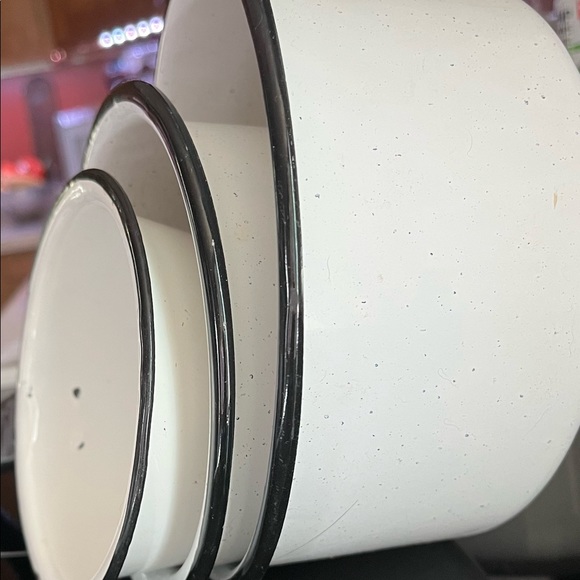 Vintage pots and bowl. - Picture 2 of 10